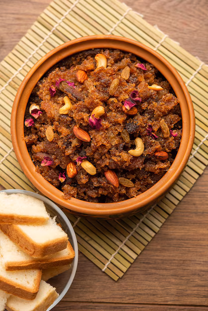 bread-halwa-also-called-halva-sheera-pudding-suji-is-instant-sweet-dish-from-india_466689-89640